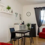 Konukevi Canton Del Gallo 3*